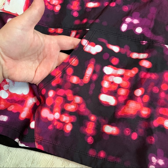 Livi Active cowl neck graphic sweatshirt - Picture 5 of 10